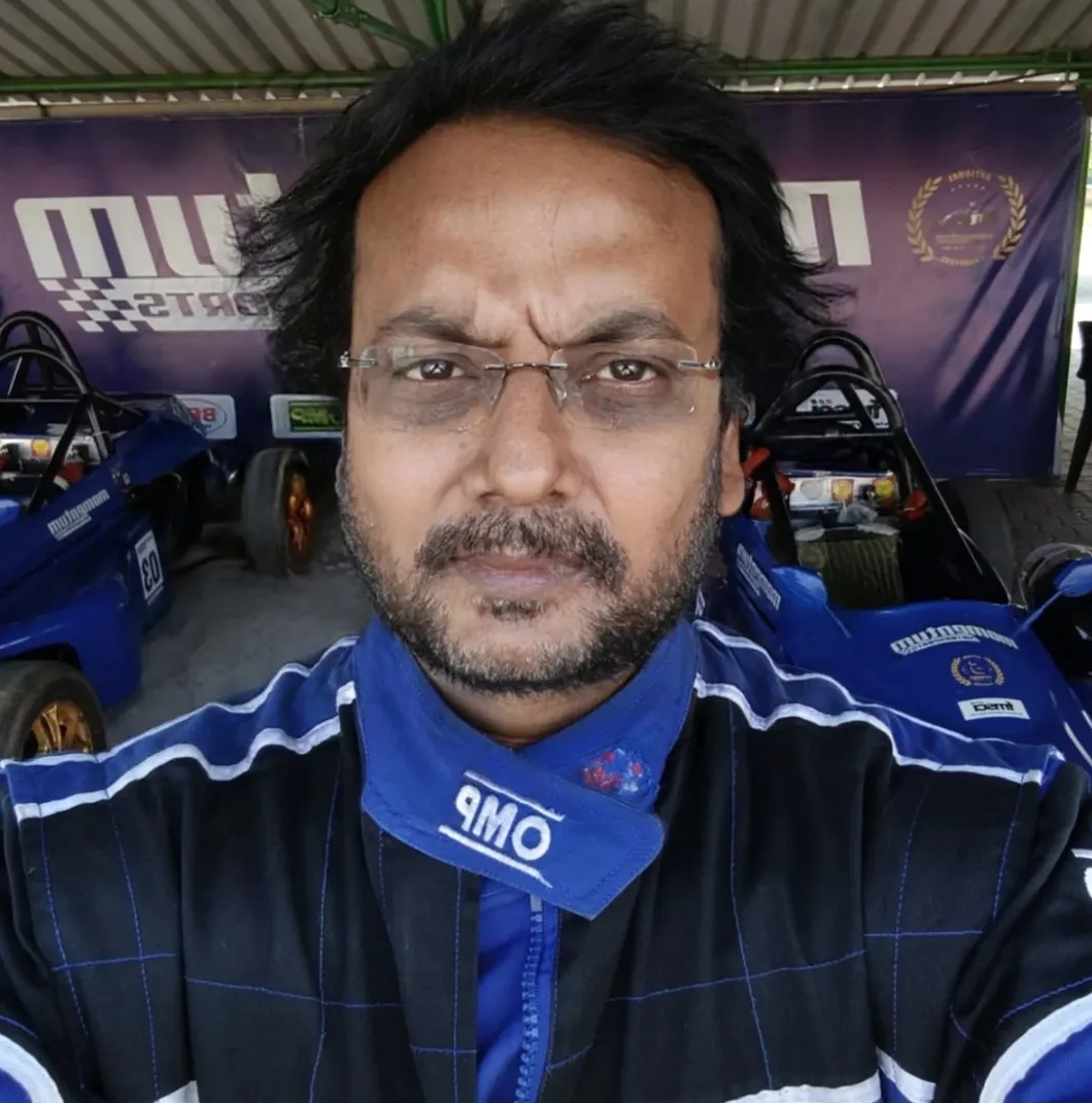 Motorsports — race day